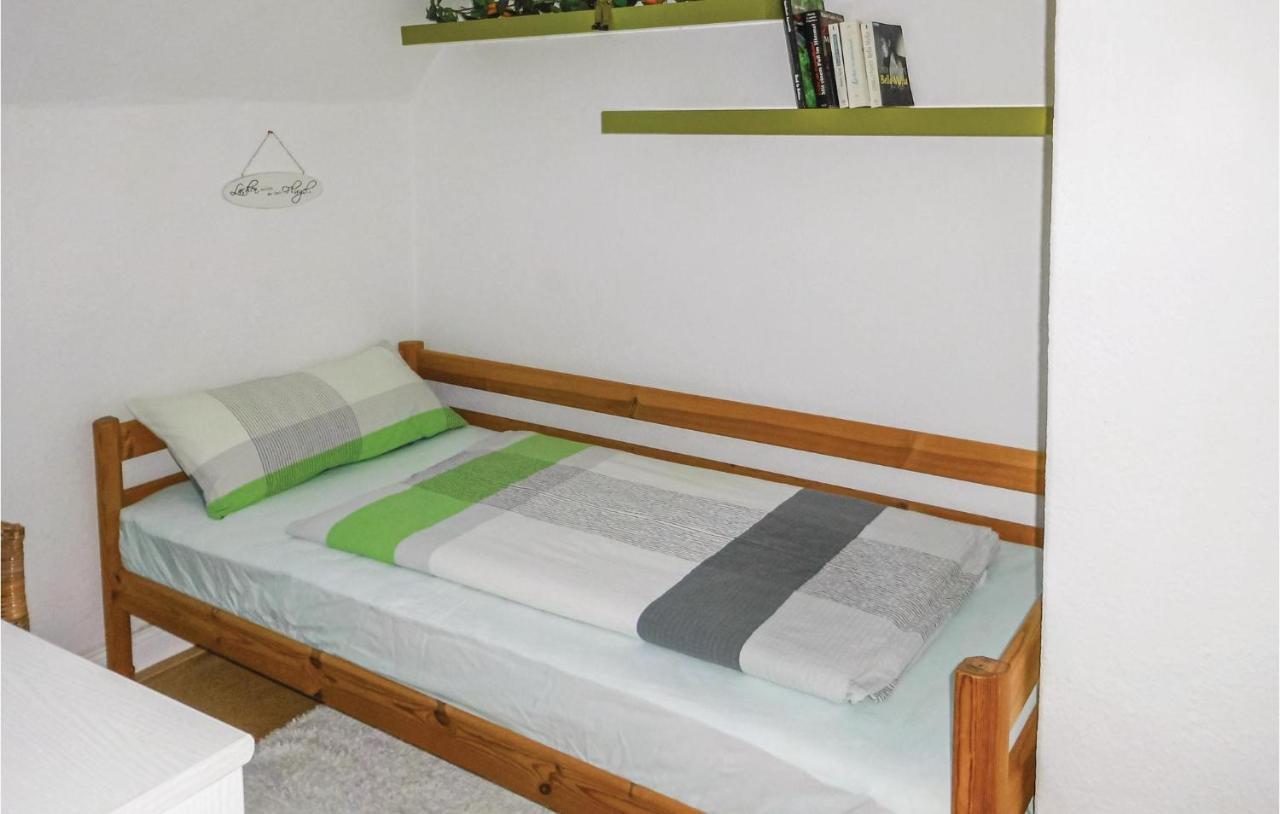 2 Bedroom Gorgeous Apartment In Luebtheen-Garlitz Экстерьер фото